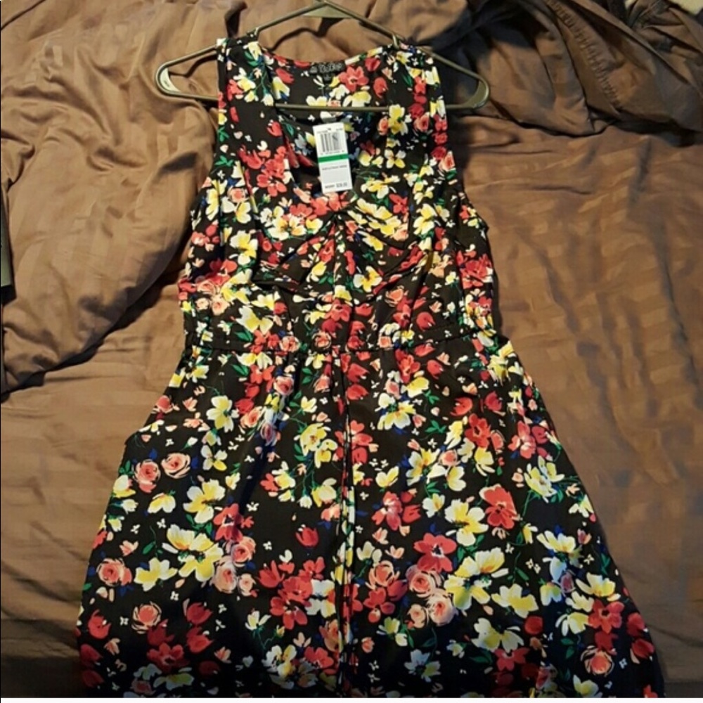 Floral Sleeveless Dress Perfect for Spring